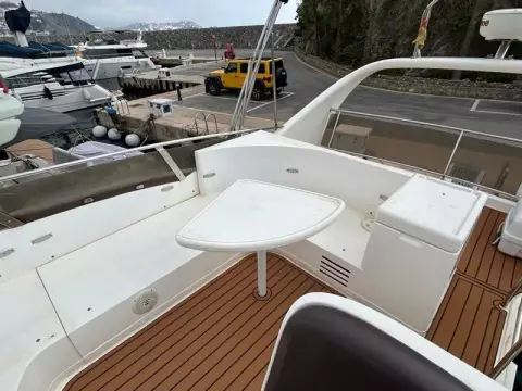 5 - Flybridge