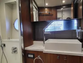 21 - Master Cabin En Suite