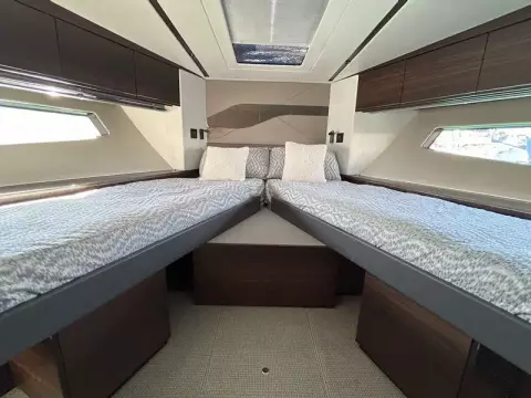 29 - VIP Cabin
