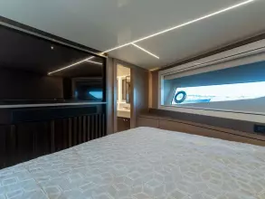 26 - VIP Cabin