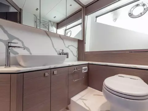 33 - Master Cabin En Suite