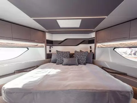 34 - VIP Cabin