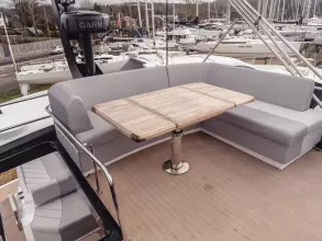 3 - Flybridge