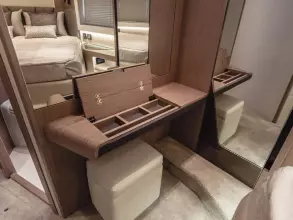 32 - VIP Cabin