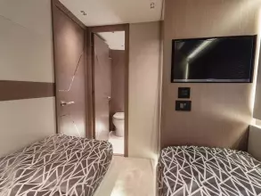 35 - Twin Cabin