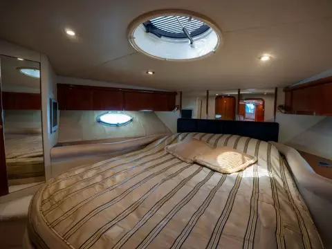 31 - VIP Cabin