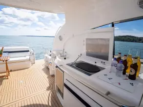 17 - Cockpit Wet Bar