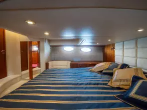 27 - Master Cabin