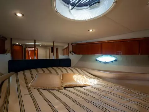 32 - VIP Cabin