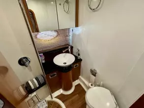 27 - Master Cabin En Suite