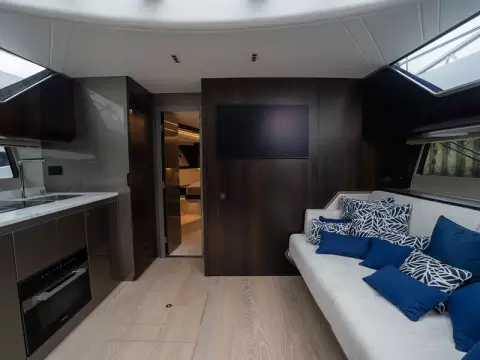 19 - Lower Deck