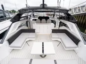8 - Cockpit