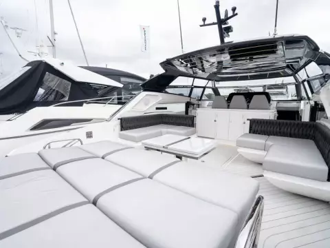 7 - Aft Cockpit