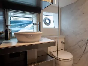 25 - Master Cabin En Suite
