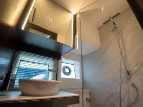 26 - Master Cabin En Suite