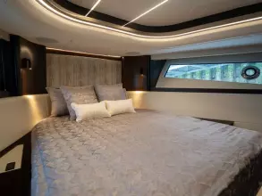 27 - VIP Cabin