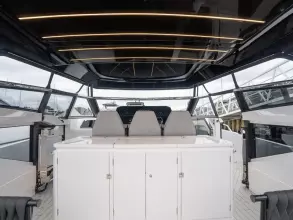 10 - Cockpit
