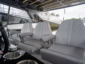 13 - Helm Seating