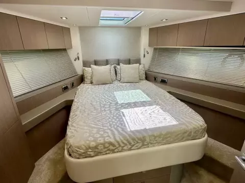 9 - VIP Cabin