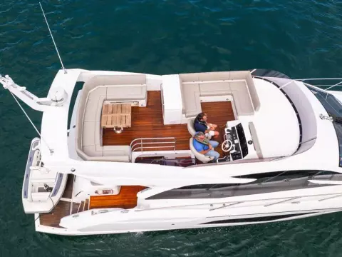 3 - Flybridge