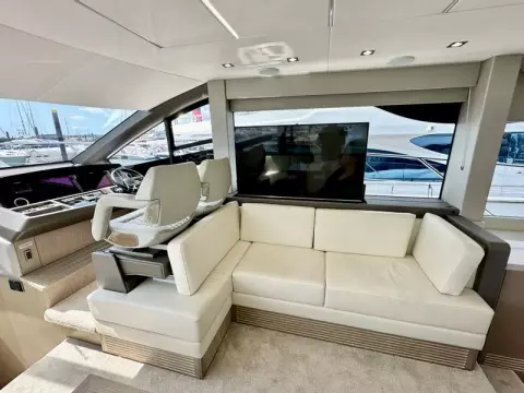 7 - Saloon