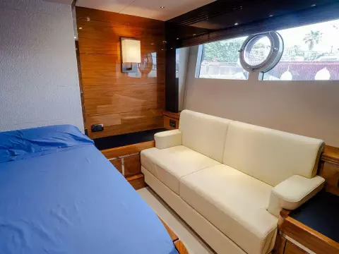 24 - Master Cabin