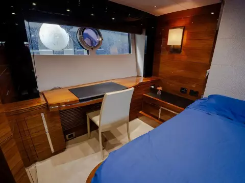25 - Master Cabin