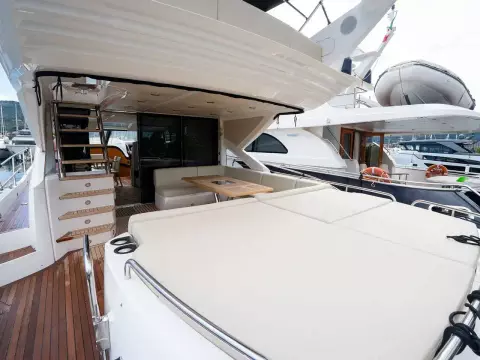 8 - Aft Cockpit