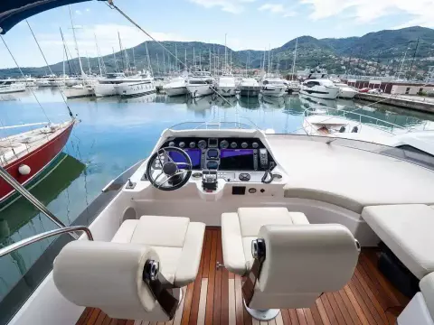 4 - Flybridge Helm