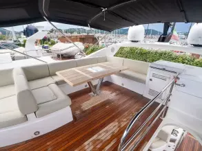 1 - Flybridge