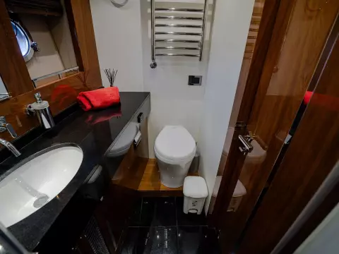 31 - VIP Cabin En Suite