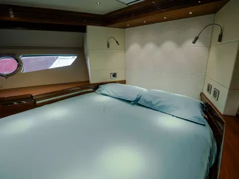 29 - VIP Cabin