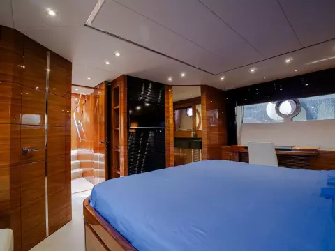 23 - Master Cabin
