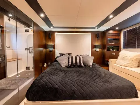 25 - Master Cabin