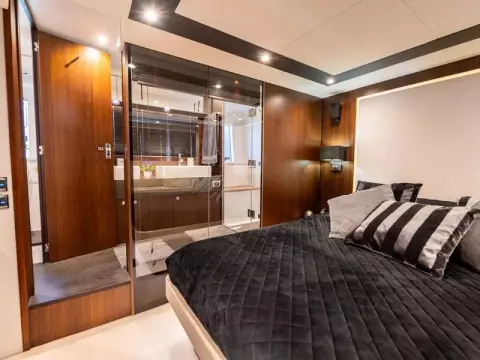 26 - Master Cabin