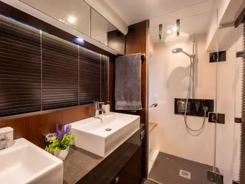 29 - Master Cabin En Suite
