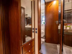 28 - Master Cabin