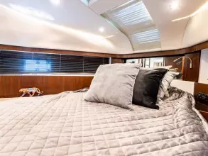 32 - VIP Cabin