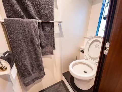 30 - Master Cabin En Suite