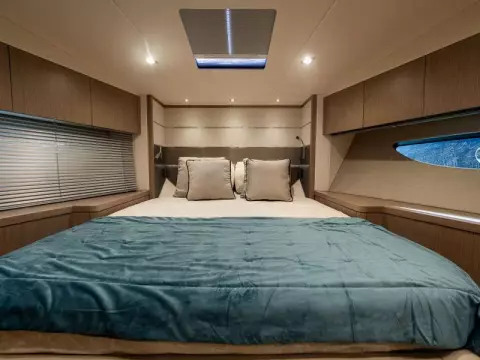 24 - VIP Cabin