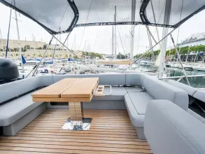 10 - Flybridge