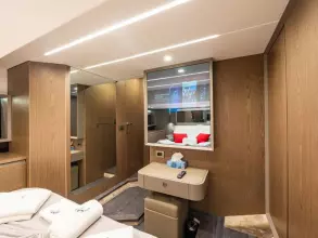 30 - Master Cabin