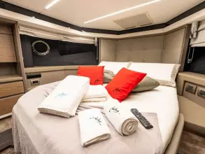 32 - VIP Cabin