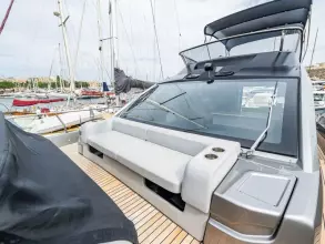 16 - Foredeck