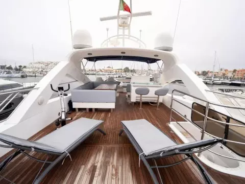 7 - Flybridge