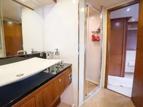 38 - VIP Cabin