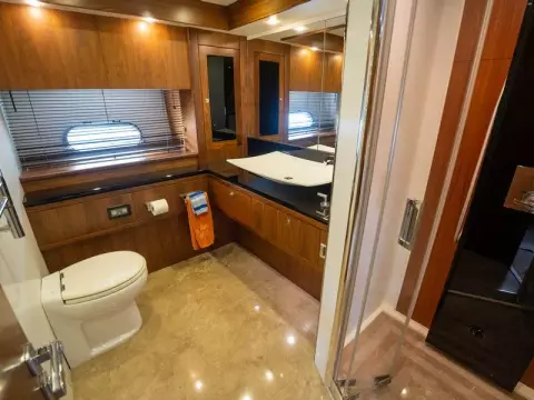 37 - VIP Cabin