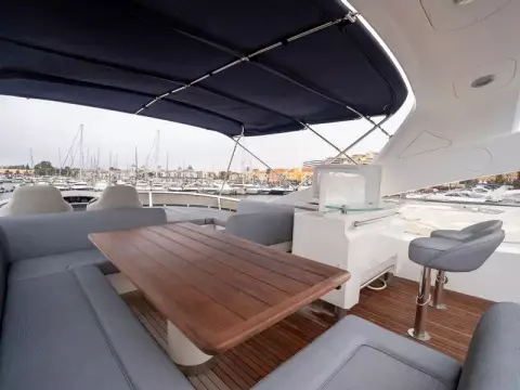 9 - Flybridge