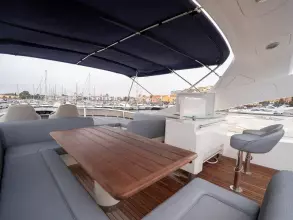 9 - Flybridge