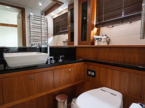 48 - Twin Cabin